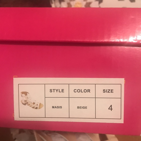 Gladiator sandals for Girls by Catherine Malan; size 4; color: beige - Picture 5 of 7